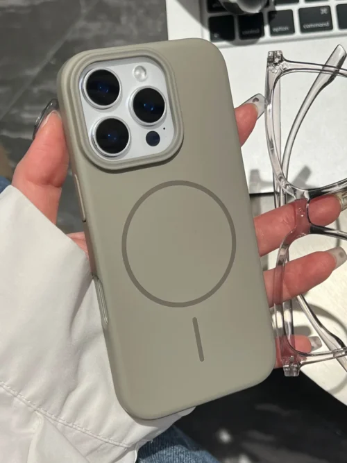 iPhone Paper Slim MagSafe Case